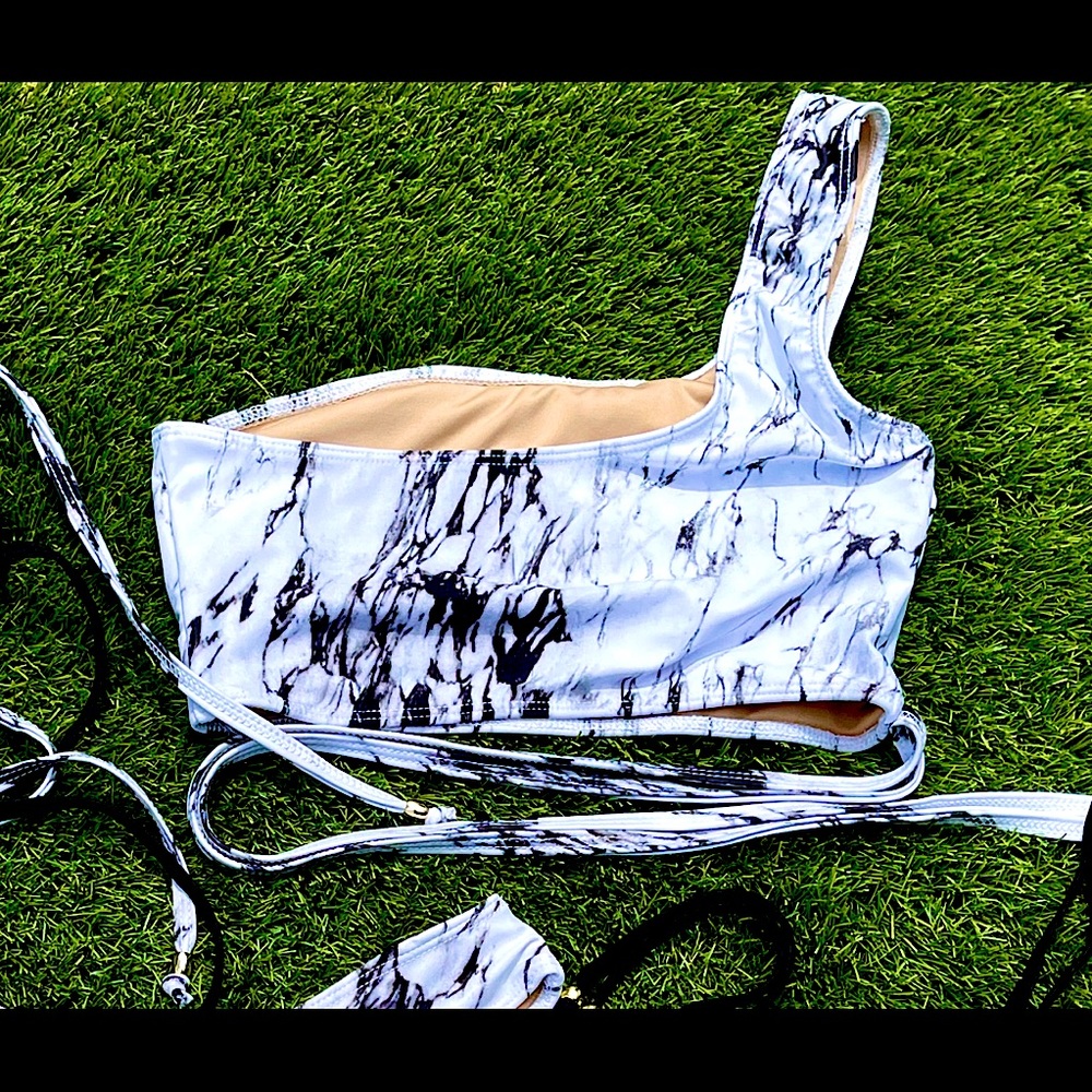 MARBLE BIKINI 🖤🤍